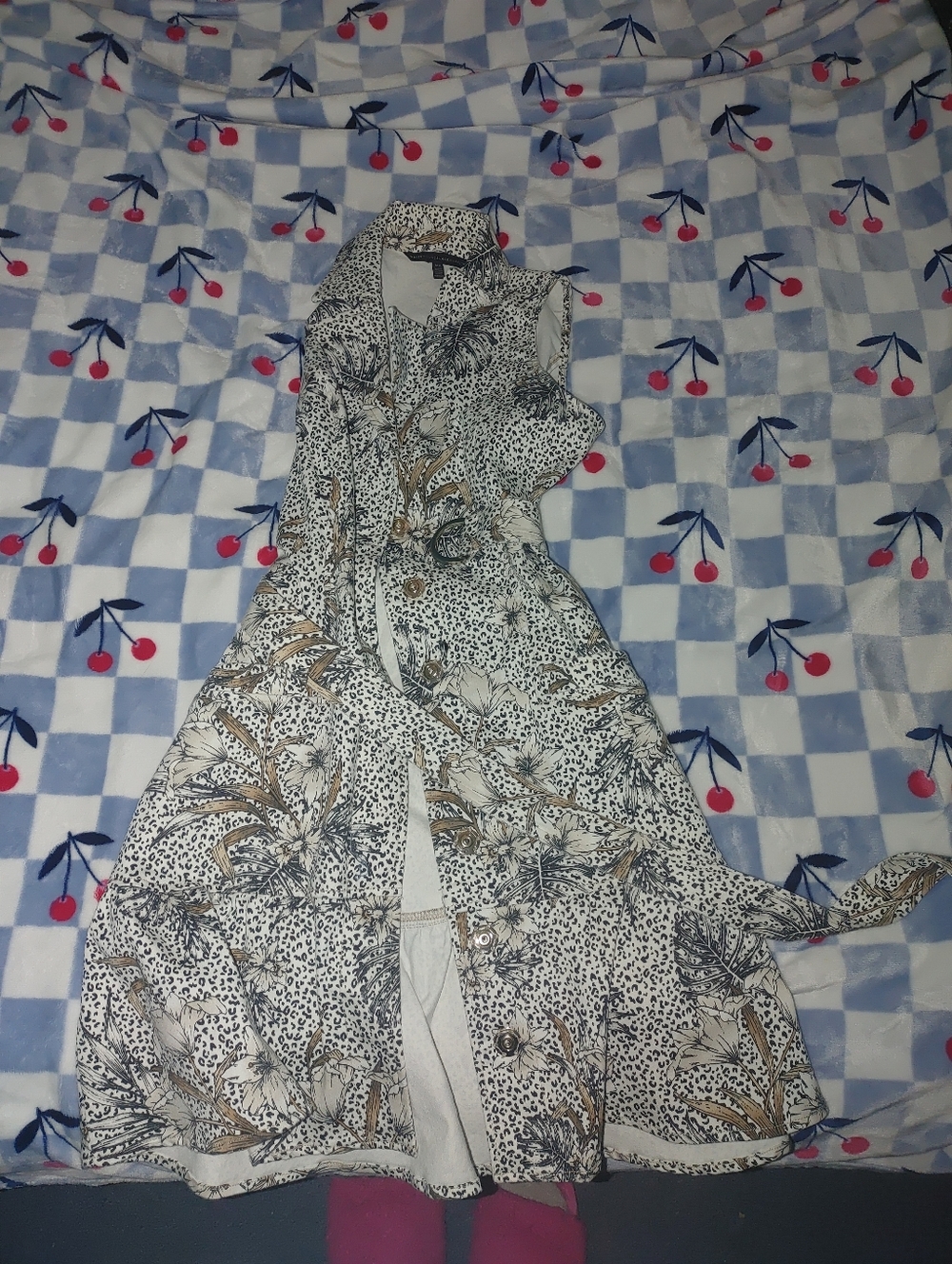Sleeveless Floral Button-Front Maxi Dress in Cream and Black